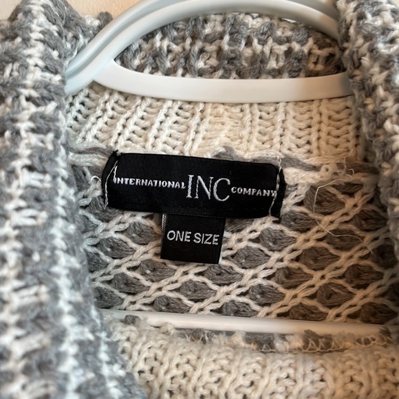 NWT International INC Company knit poncho - Picture 2 of 5